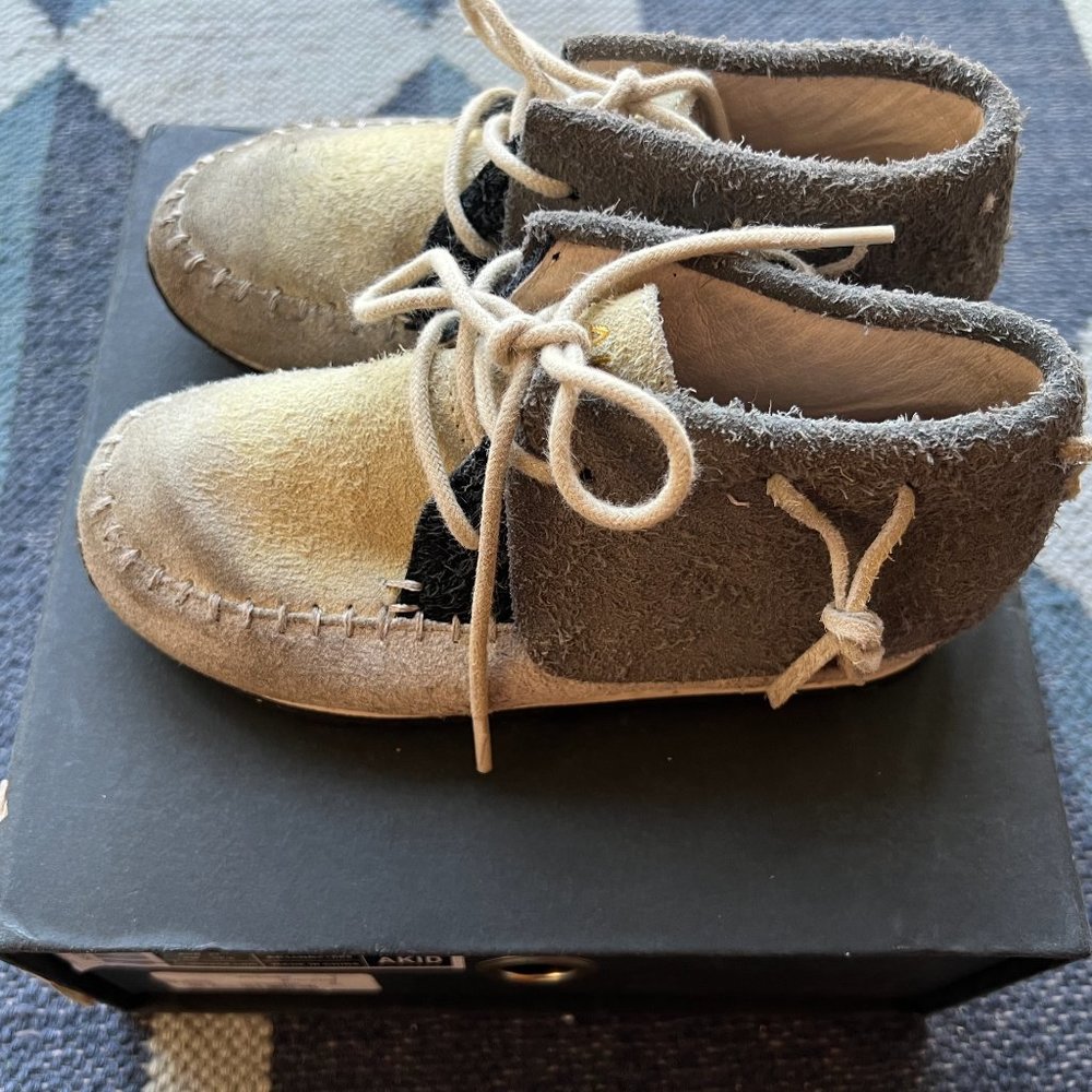 Unisex Akid Stone Suede Moccasin in Grey, Tan, and Black - 10C